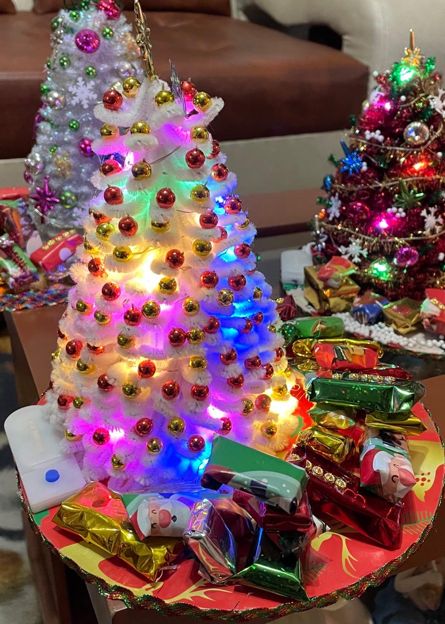 arboles de navidad decorativos con luces